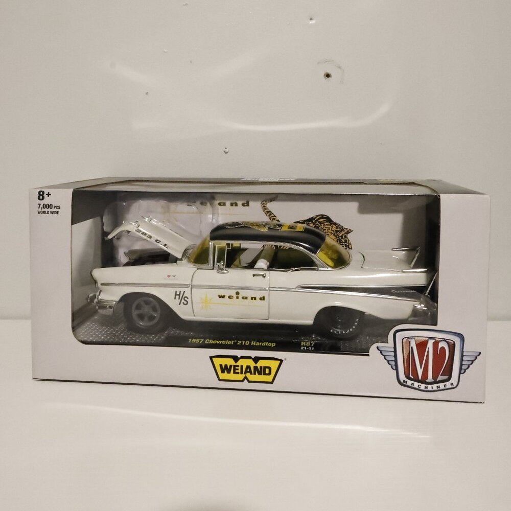 M2 Machines 1:24 - ​Weiand 1957 Chevrolet 210 Hardtop (White)